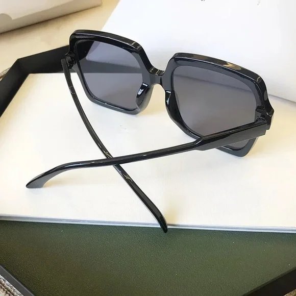 Black sunglasses luxury oversize square womens summer accessories - Picture 3 of 7
